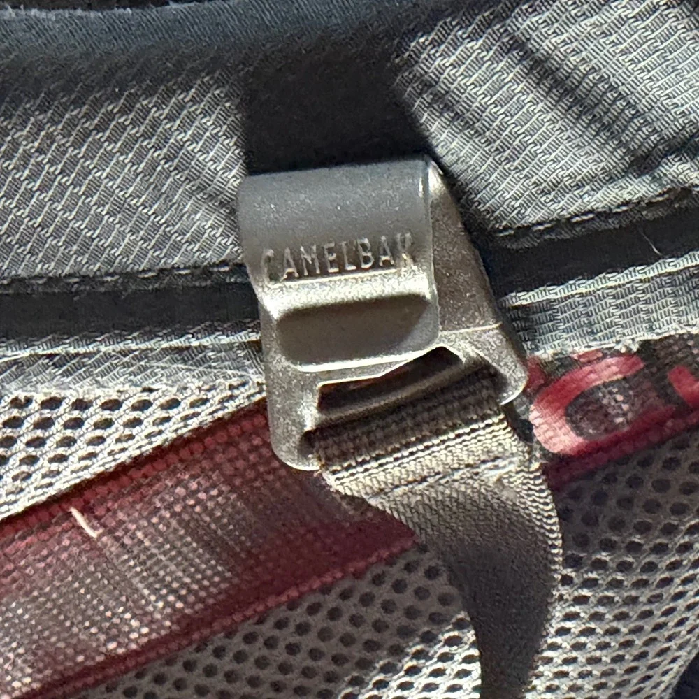 CamelBak Cloud Walker 18 Hydration Backpack Gray/Red Hiking Daypack 18L Pack Bag